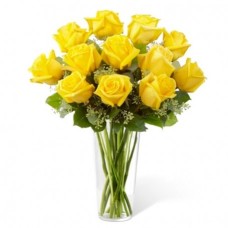 Vase with 12 yellow roses
